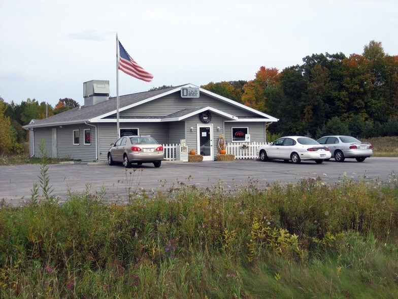 2630 School Ln, Suamico, WI à vendre - Photo du bâtiment - Image 2 de 54