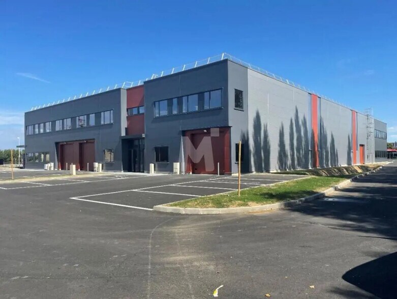 Flex dans Brétigny-sur-Orge à louer - Photo du bâtiment - Image 3 de 9