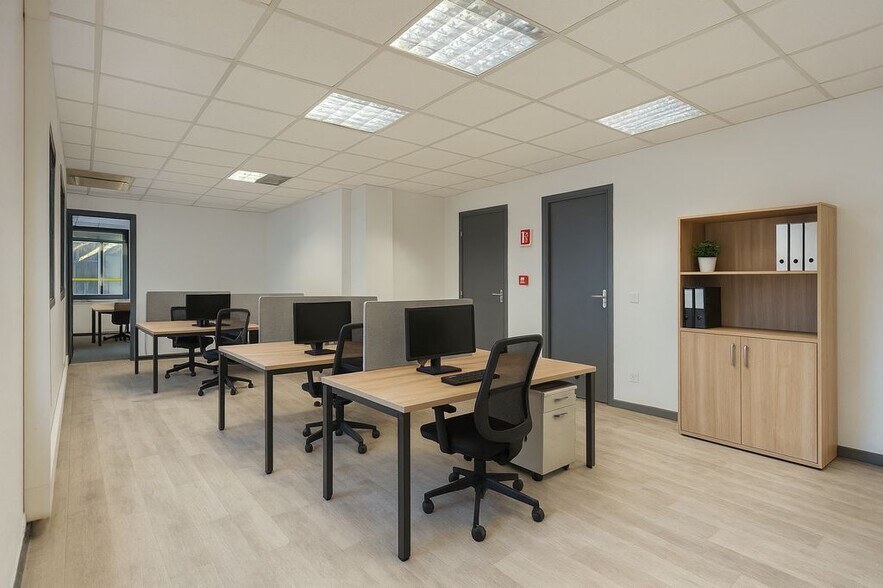 16 Rue Raymond Aron, Paris à vendre - Photo du bâtiment - Image 2 de 5