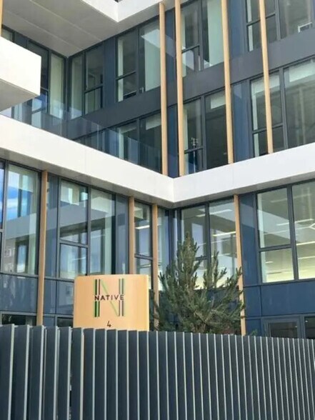 2 Avenue De La Gare, Montigny-le-Bretonneux for lease - Building Photo - Image 3 of 13