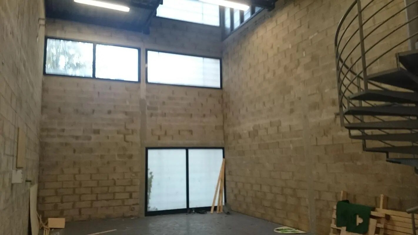 Office in Garges-lès-Gonesse for lease Interior Photo- Image 1 of 3