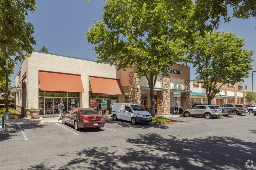 2050 Town Center Plz, West Sacramento, CA à vendre - Photo principale - Image 1 de 1