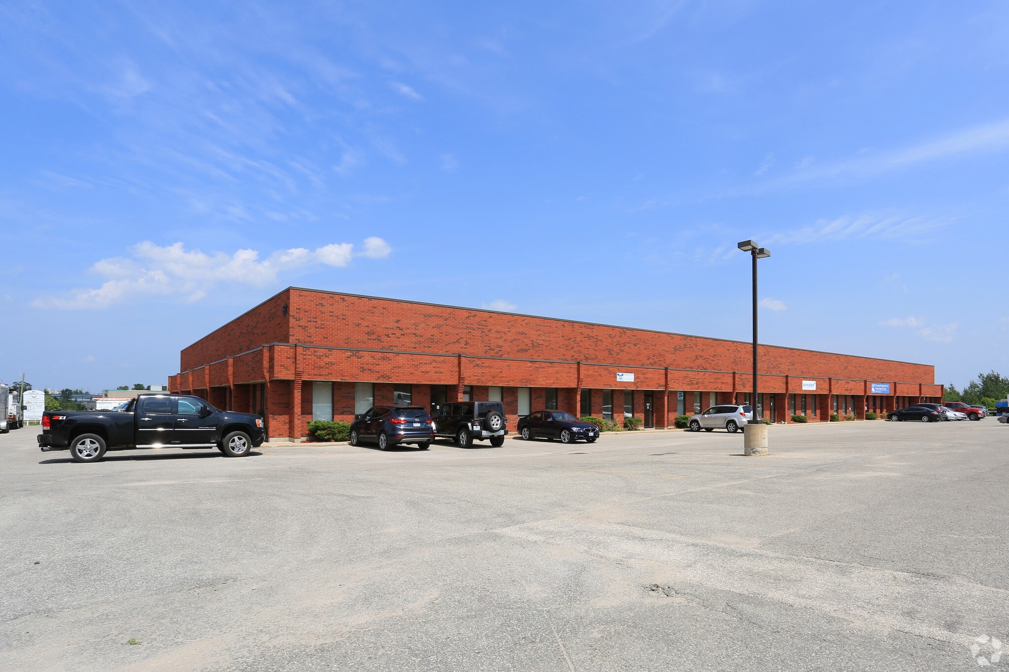 501 Welham Rd, Barrie, ON for sale Primary Photo- Image 1 of 1