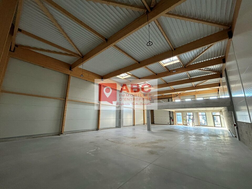 Flex in Gallargues-le-Montueux for lease Interior Photo- Image 1 of 5