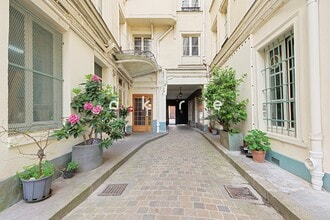 Rue Du Faubourg Saint-Denis, Paris à louer Photo intérieure- Image 2 de 12
