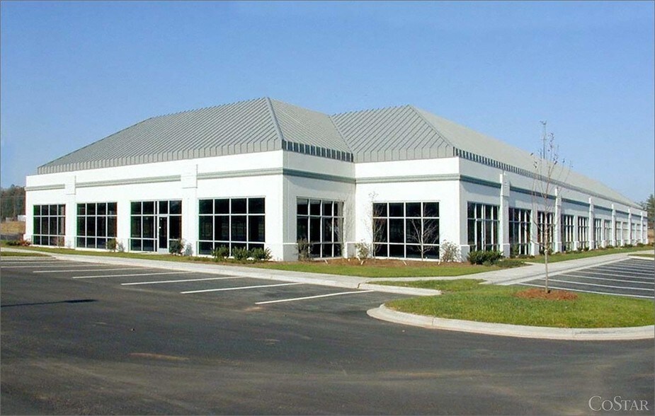 1057 Red Ventures Dr, Fort Mill, SC à louer - Photo du bâtiment - Image 2 de 25