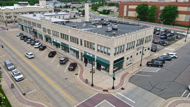 Plus de détails pour 230 W Grand Ave, Wisconsin Rapids, WI - Commerce de détail à vendre