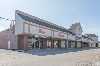 972-998 N Court St, Medina, OH à louer Photo intérieure- Image 1 de 12