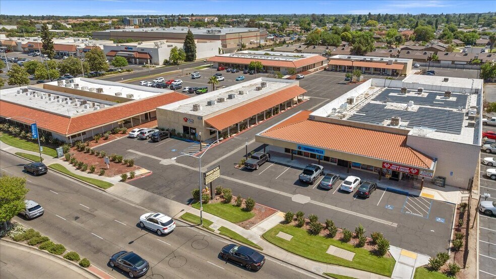 290 Shaw Ave, Clovis, CA for lease - Building Photo - Image 2 of 34