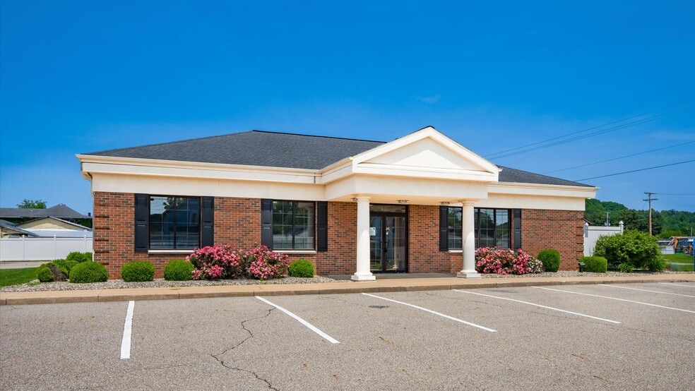 220 E State St, Newcomerstown, OH for sale - Building Photo - Image 2 of 28