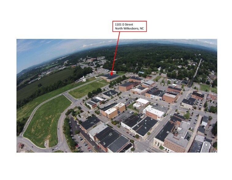 1101 W D St, North Wilkesboro, NC à louer - Aérien - Image 2 de 3