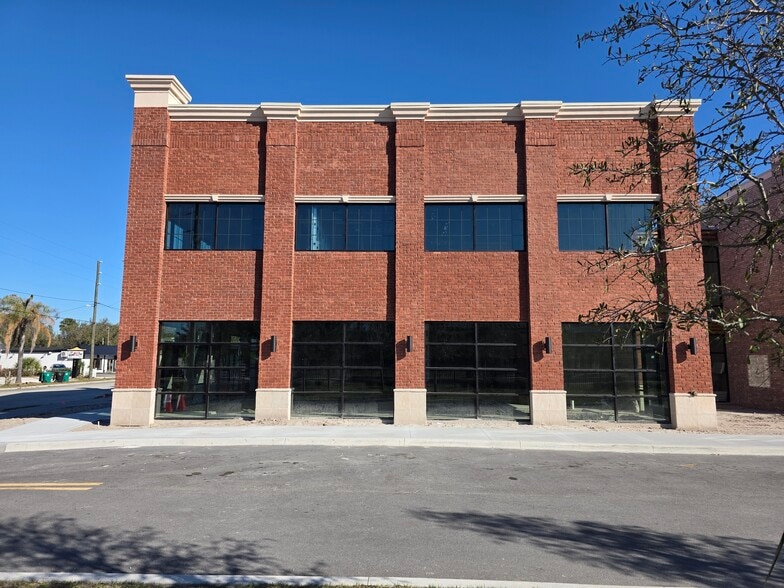 425 S Woodland Blvd, Deland, FL for lease - Building Photo - Image 3 of 11