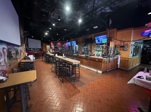 6902-6958 Garth Rd, Baytown, TX for lease Interior Photo- Image 1 of 6