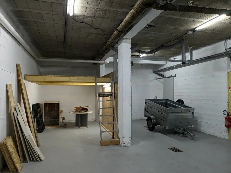 173 Chemin De Sainte Marthe, Marseille for lease - Interior Photo - Image 3 of 9