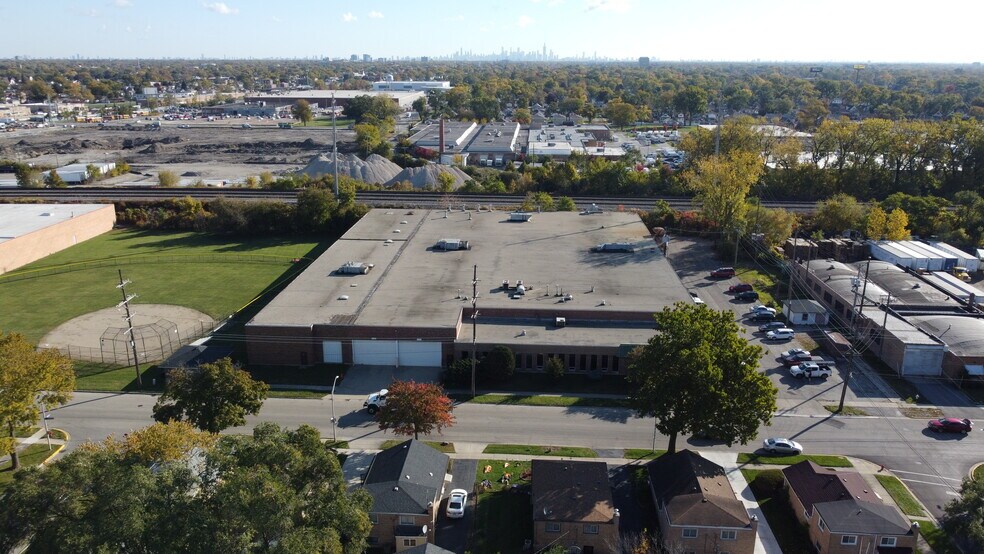 941 Cernan Dr, Bellwood, IL à vendre - Photo principale - Image 2 de 6