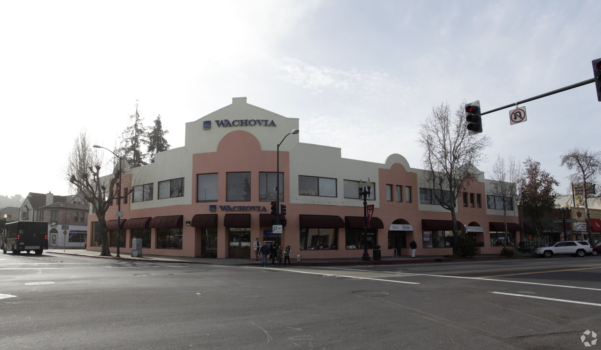 3340-3348 Lakeshore Ave, Oakland, CA for lease Primary Photo- Image 1 of 5