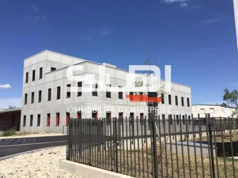 Office in Rillieux-la-Pape for lease Building Photo- Image 1 of 9