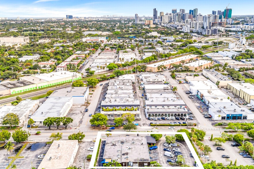 815 NE 13th St, Fort Lauderdale, FL à vendre - Photo du bâtiment - Image 2 de 68