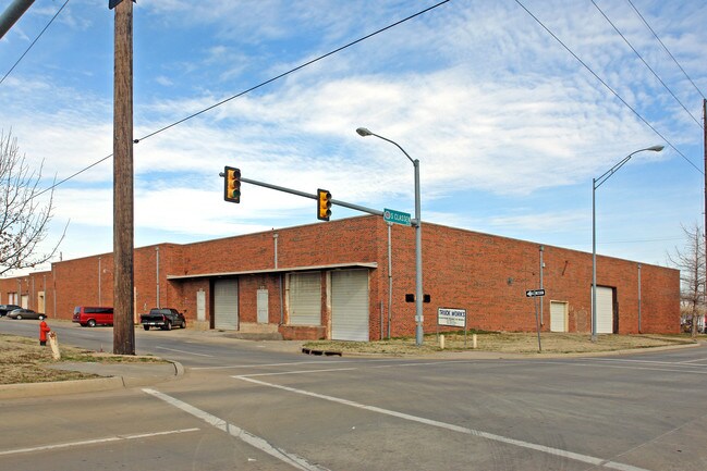 Plus de détails pour 911 SW 4th St, Oklahoma City, OK - Industriel à louer