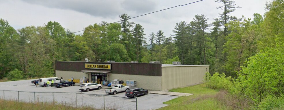 19437 Rosman Hwy, Sapphire, NC à vendre - Photo du bâtiment - Image 2 de 4