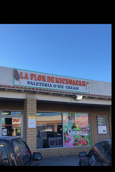 3021 E Charleston Blvd, Las Vegas, NV for sale - Building Photo - Image 1 of 30