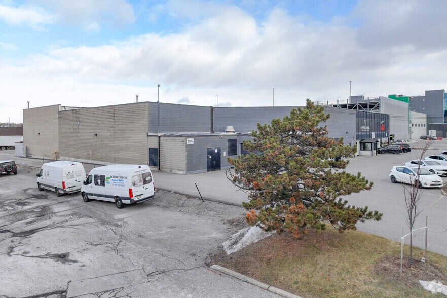 220 Torbay Rd, Markham, ON for sale - Primary Photo - Image 1 of 1