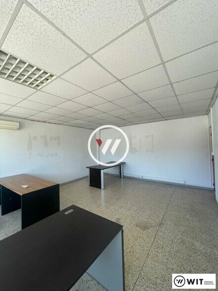 Office in Vitrolles for lease - Interior Photo - Image 3 of 11