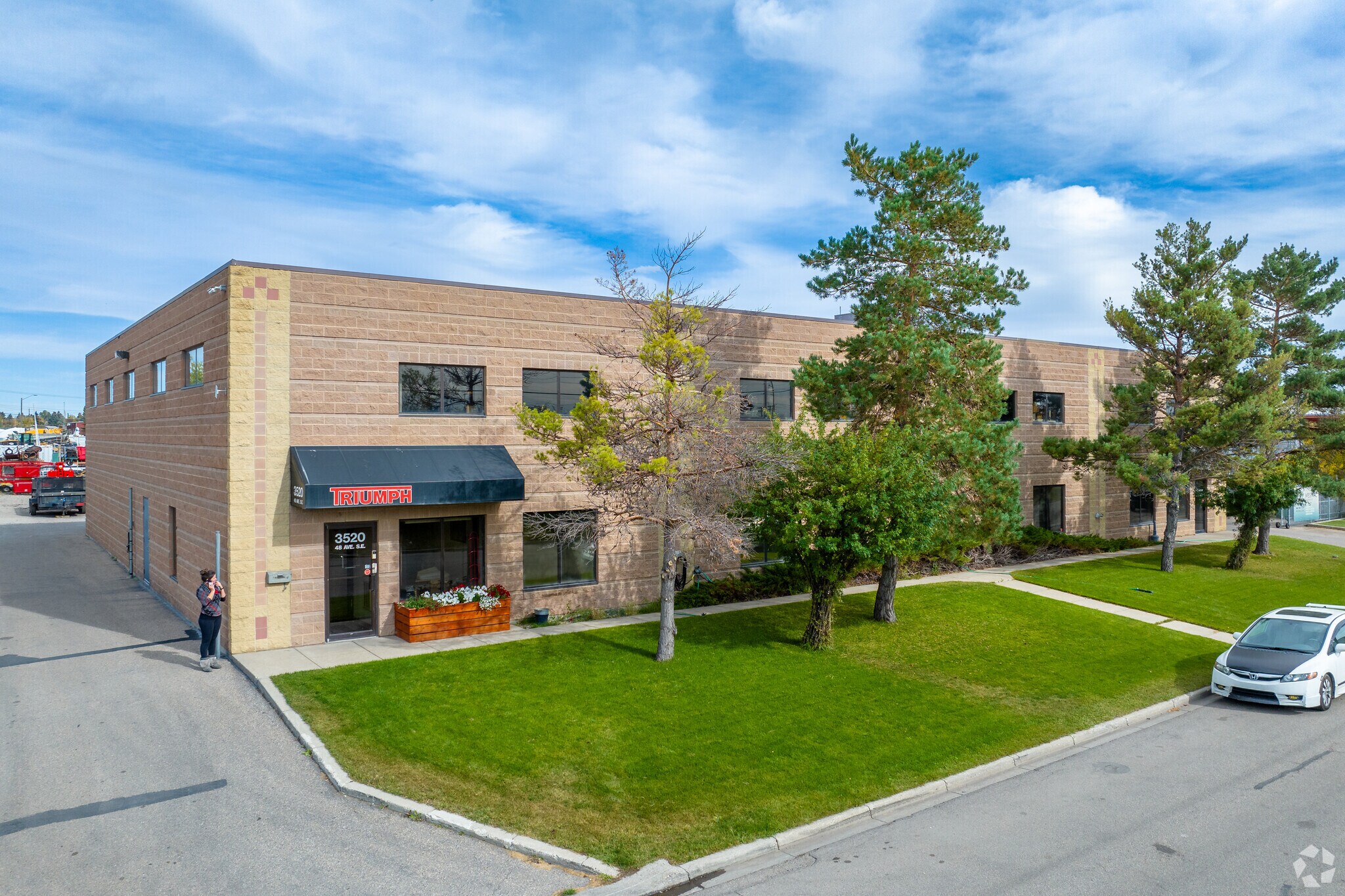 3520-3534 48th Ave SE, Calgary, AB for sale Primary Photo- Image 1 of 1