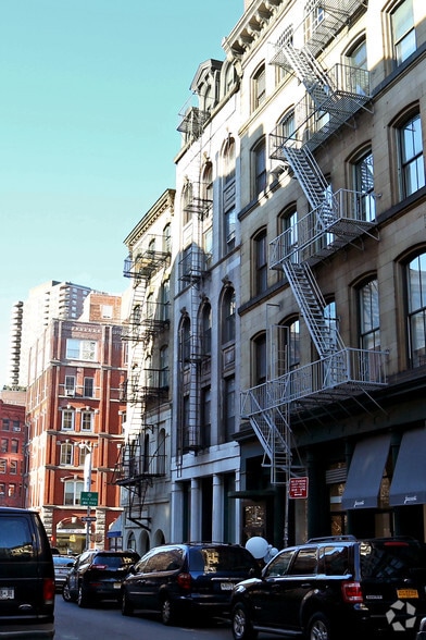 110 Reade St, New York, NY for lease - Building Photo - Image 2 of 6