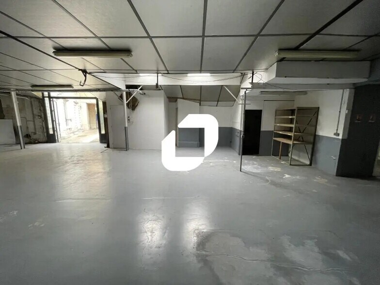 Flex in Saint-Maur-des-Fossés for lease - Interior Photo - Image 1 of 9