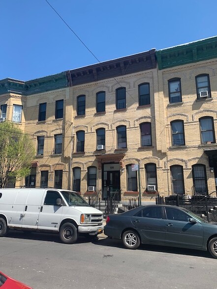 926 Hart St, Brooklyn, NY for sale - Primary Photo - Image 1 of 1