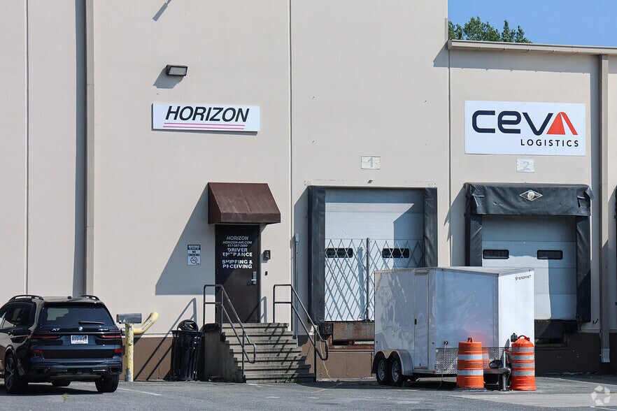 10 Kimball Ln, Lynnfield, MA à louer - Photo du bâtiment - Image 2 de 4