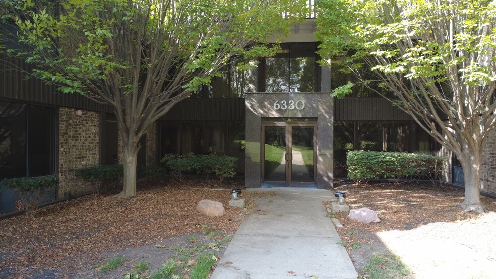 6330 Lamar Ave, Overland Park, KS for lease - Building Photo - Image 1 of 22