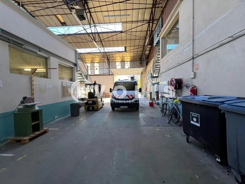 Bureau dans Villefranche-sur-Saône à louer - Photo du bâtiment - Image 2 de 15