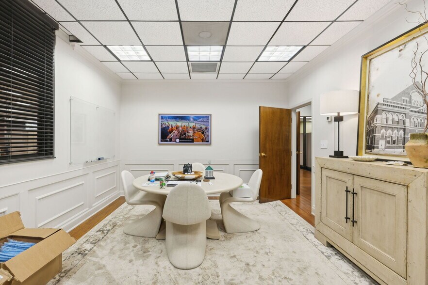 240 Venture Cir, Nashville, TN à vendre - Photo du bâtiment - Image 2 de 7