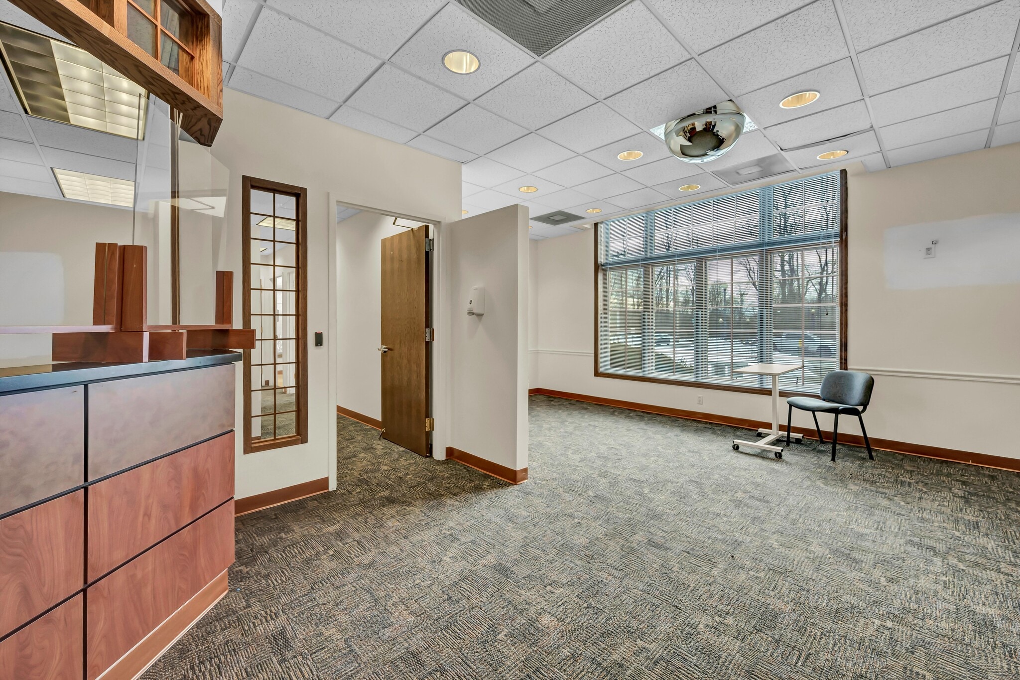 48 Route 6, Yorktown Heights, NY à louer Photo intérieure- Image 1 de 18