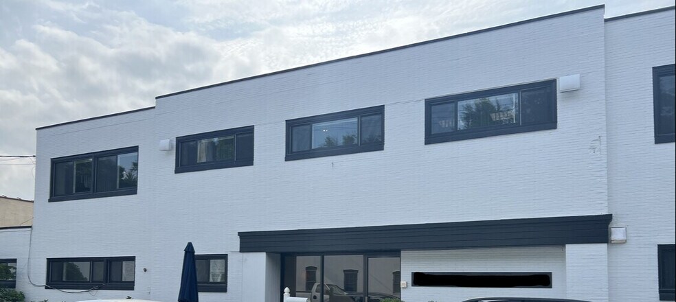 255 S Regent St, Port Chester, NY à louer - Photo du bâtiment - Image 1 de 4