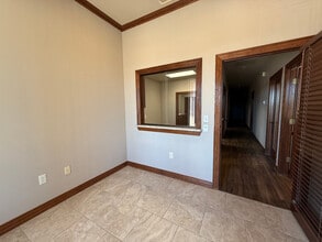 411 Harwood Rd, Bedford, TX à vendre Photo intérieure- Image 2 de 7