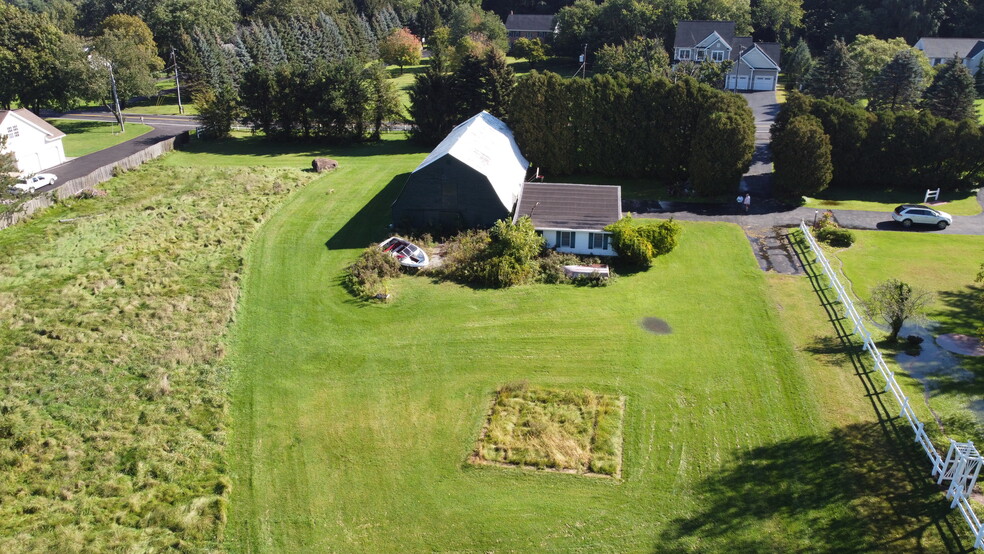 80 Dunsbach Ferry Rd, Cohoes, NY à vendre - Photo du bâtiment - Image 1 de 1