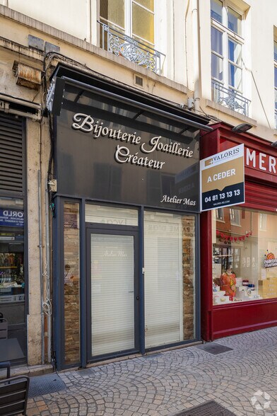8 Place Du Marché, Lyon for lease - Building Photo - Image 3 of 4