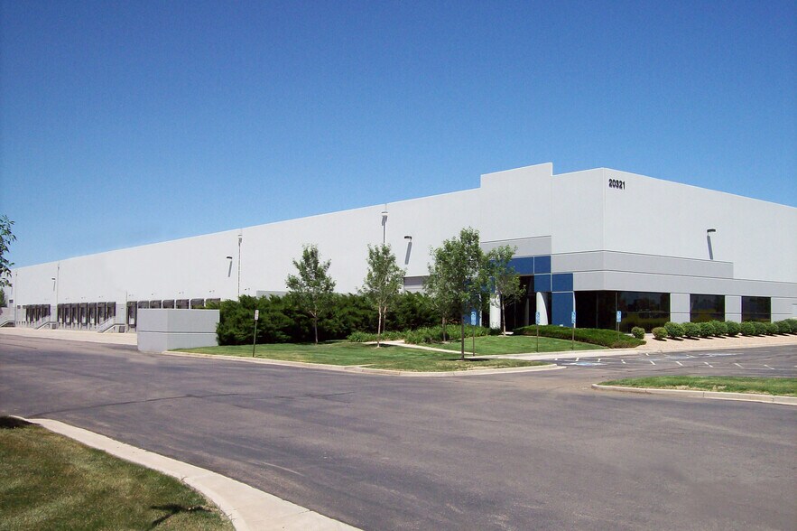 20321-20431 E 35th Dr, Aurora, CO à louer - Photo du bâtiment - Image 2 de 4