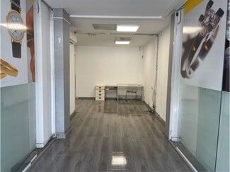 Plus de détails pour Multi-résidentiel à vendre