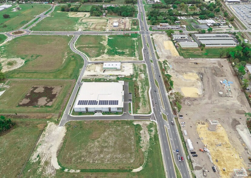 US-301 & E County Rd 462, Wildwood, FL à louer - Photo du bâtiment - Image 3 de 6