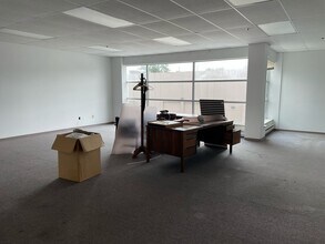 3871 North Fraser Way, Burnaby, BC à louer Photo intérieure- Image 2 de 4