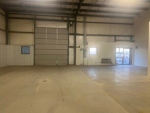 14007-14015 Industrial Rd, Omaha, NE for lease Interior Photo- Image 2 of 8