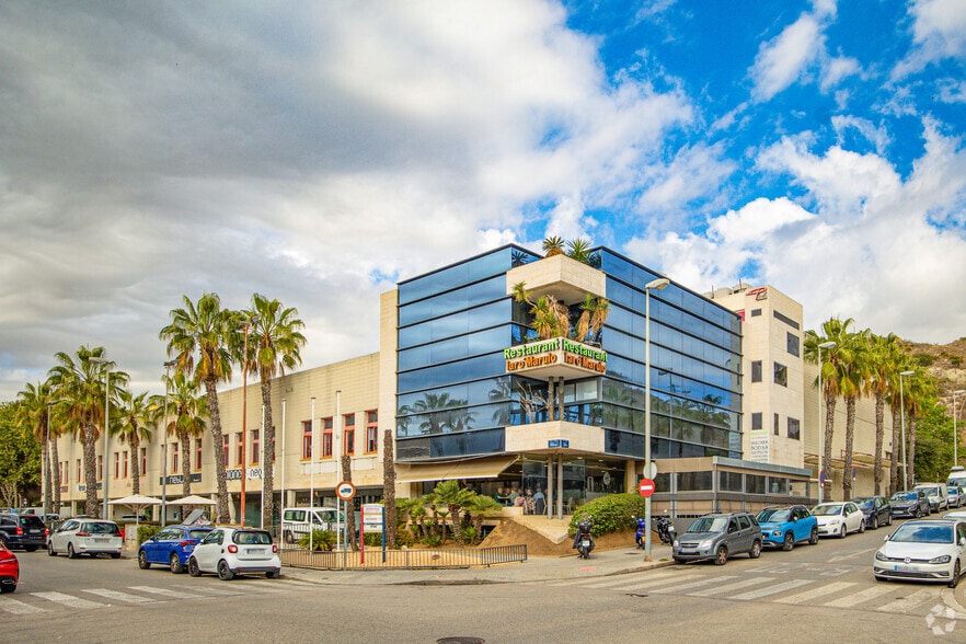 Retail in Badalona, Barcelona for sale - Building Photo - Image 2 of 18