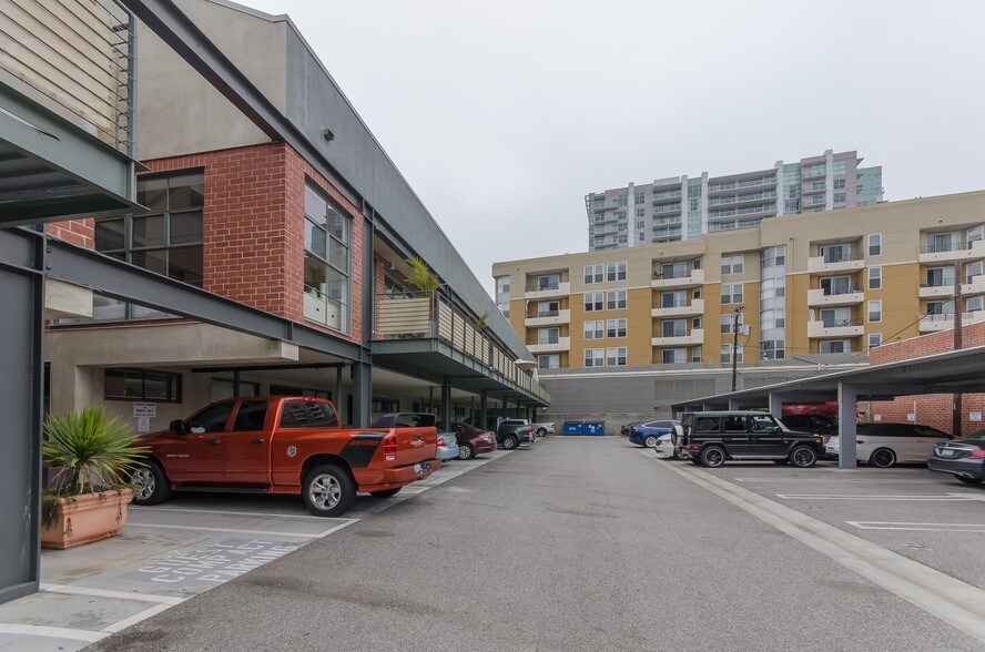 1046 Princeton Dr, Venice, CA à vendre - Photo du bâtiment - Image 2 de 6