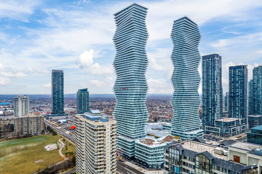 M City 2, Mississauga, ON à louer - Photo du bâtiment - Image 2 de 5