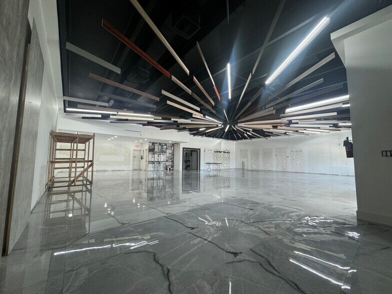 1870 NE 163rd St, Miami, FL à louer - Photo intérieure - Image 3 de 15