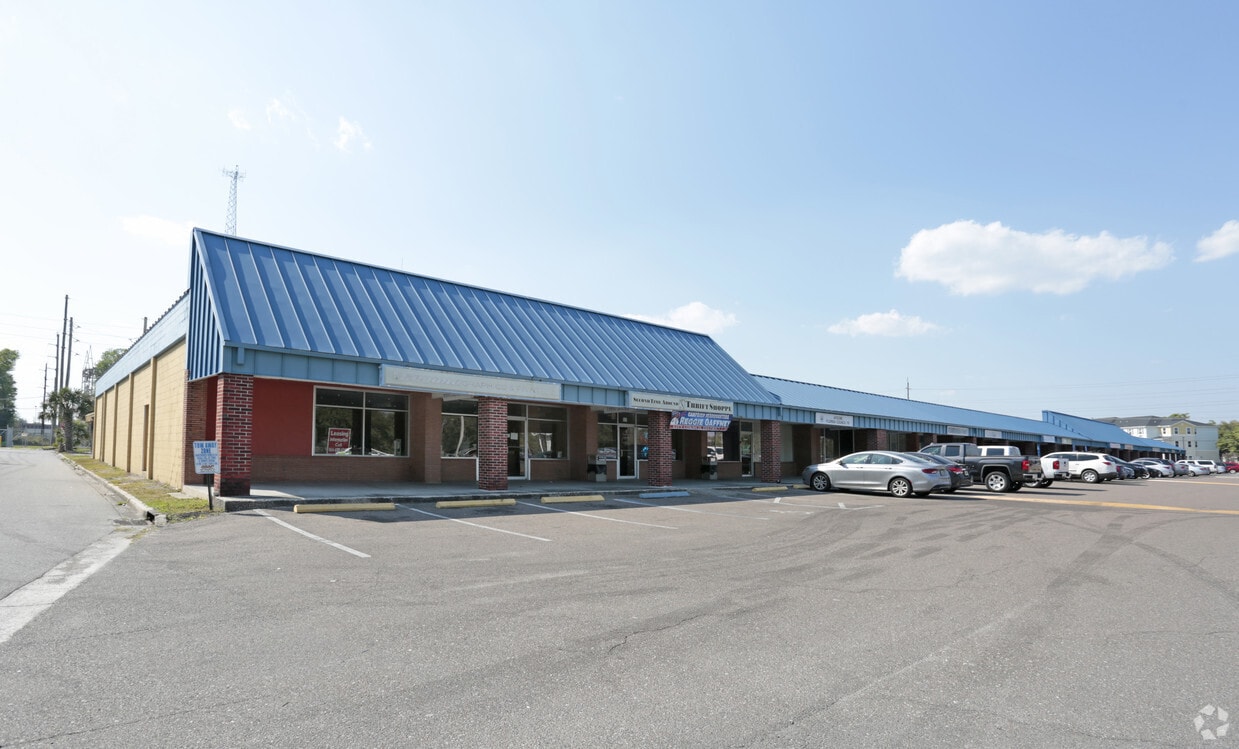 5200-5322 Pearl St, Jacksonville, FL for lease Primary Photo- Image 1 of 19